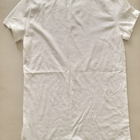 Gap Tee Shirt - Picture 2 of 2